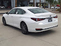 2025 Lexus ES 300h Luxury