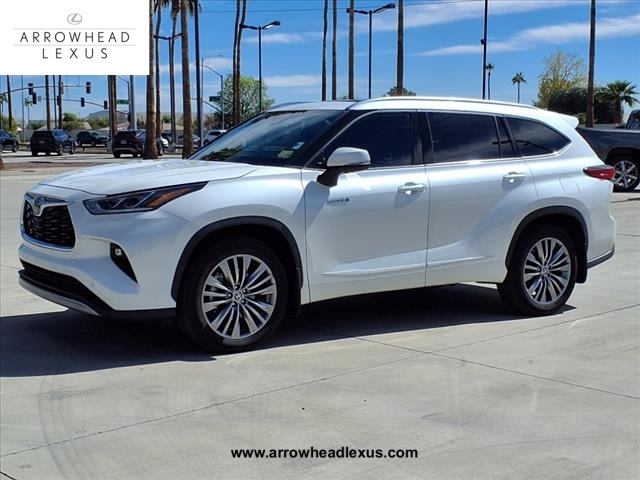 2021 Toyota Highlander Hybrid Platinum