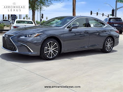 2025 Lexus ES 300h