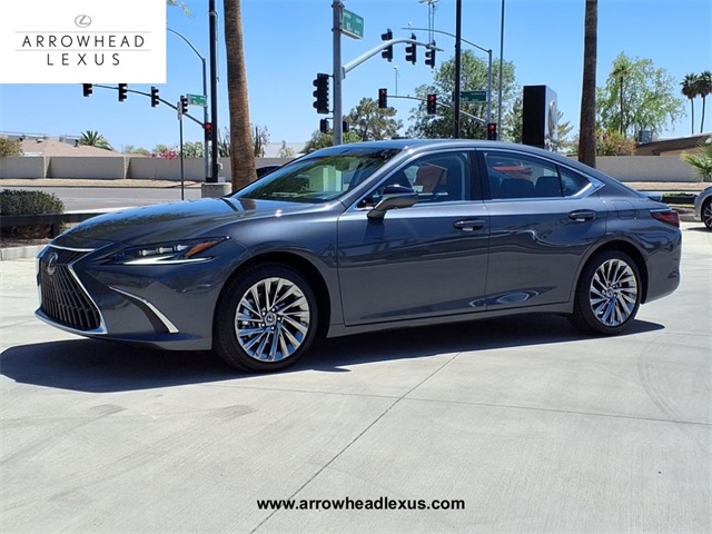 2025 Lexus ES 300h Luxury