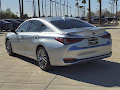 2025 Lexus ES 300h Luxury