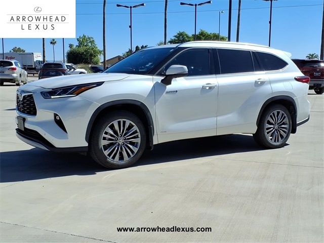 2021 Toyota Highlander Hybrid Platinum