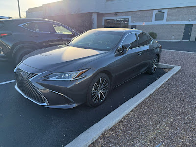 2025 Lexus ES