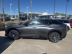 2023 Lexus RZ 450e Luxury