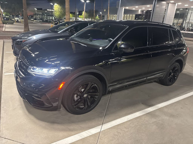 2024 Volkswagen Tiguan 2.0T SE R-Line Black