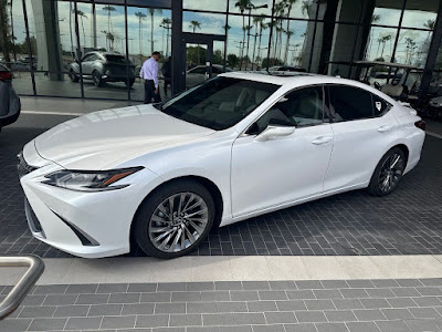 2024 Lexus ES