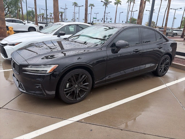 2024 Volvo S60 B5 Plus Black Edition